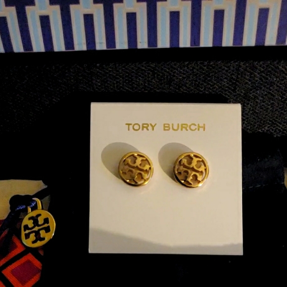 Tory Burch Earrings Circle T logo - Picture 6 of 12